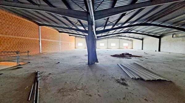 Nave en calle Catral