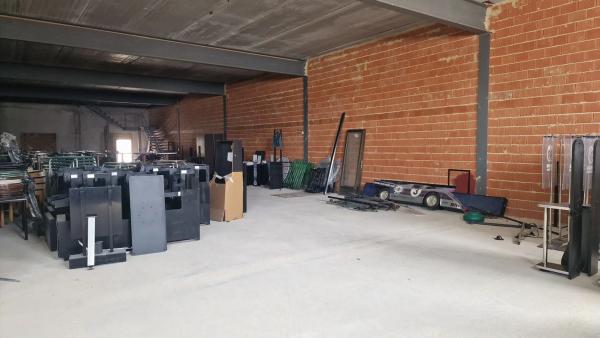 Nave en calle Catral, 28