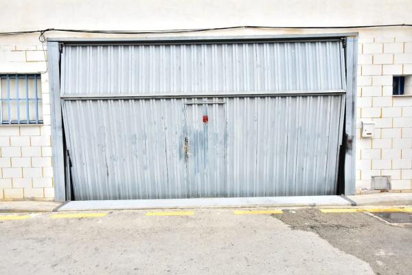 Nave en calle Benifato, 2