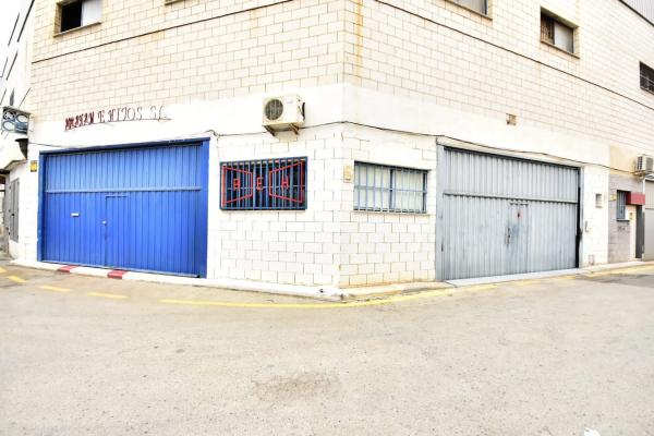 Nave en calle Benifato, 2