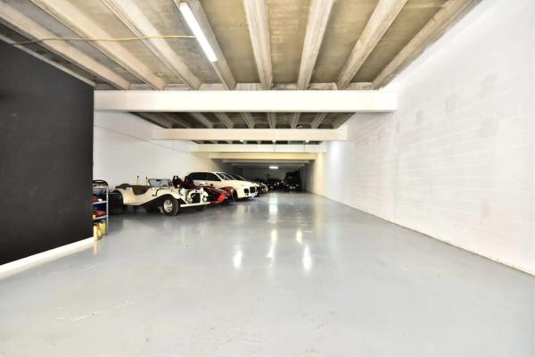 Nave en calle Benifato, 2