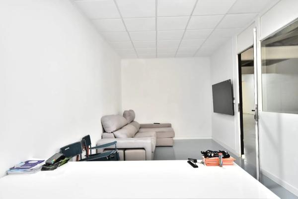 Nave en calle Benifato, 2