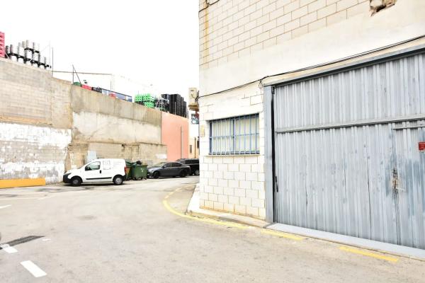 Nave en calle Benifato, 2
