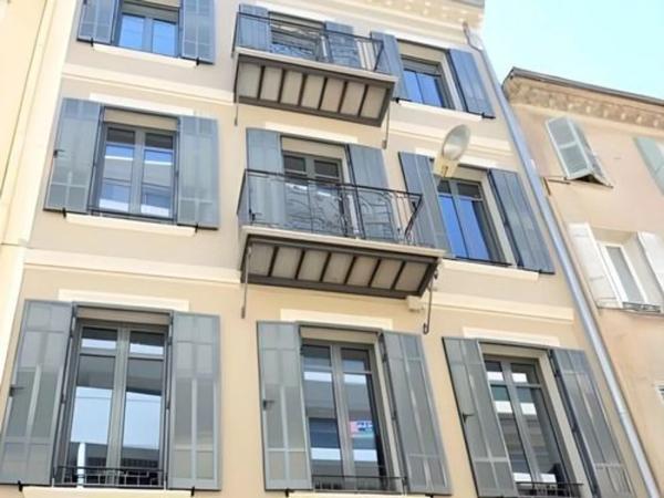 Hotel, negocio de alojamiento en La Nucia Pueblo