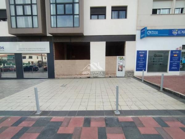 Local en avenida de la Marina Baixa, 2 -6