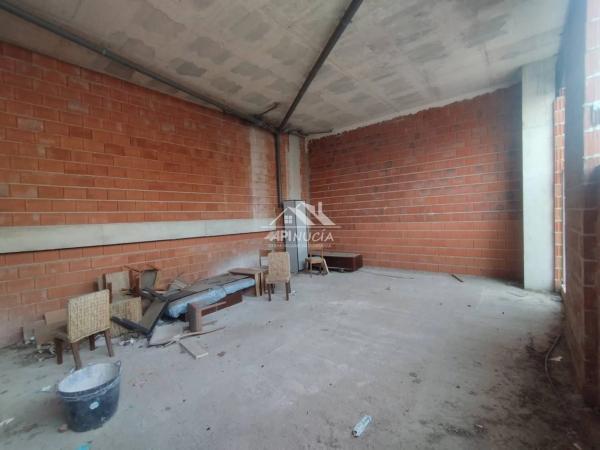 Local en avenida de la Marina Baixa, 2 -6