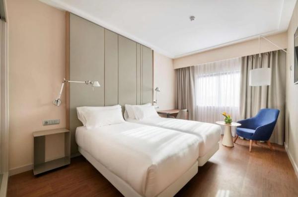 Hotel, negocio de restauración en avenida la Iglesia