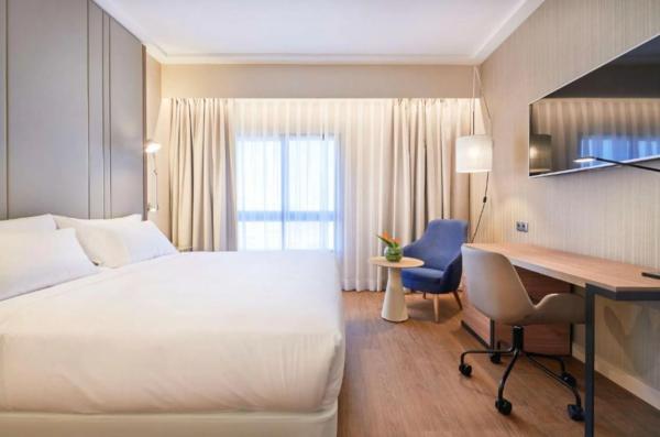 Hotel, negocio de restauración en avenida la Iglesia