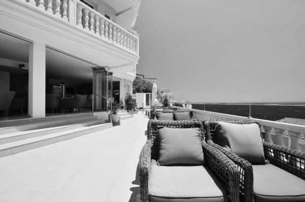 Hotel en plaza Cales Atalayes