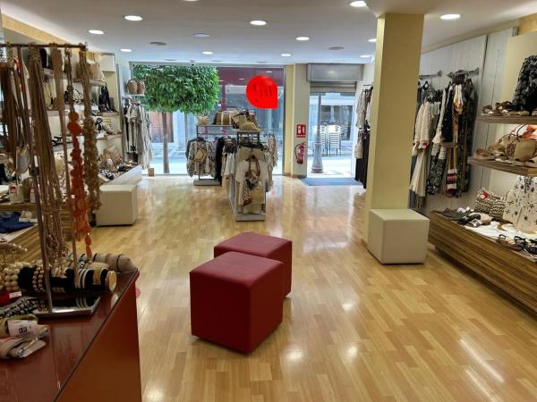 Local en calle Colón, 51