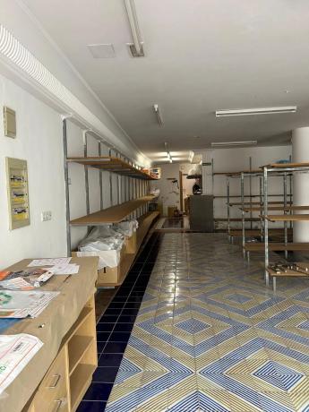 Local en calle Colón, 51