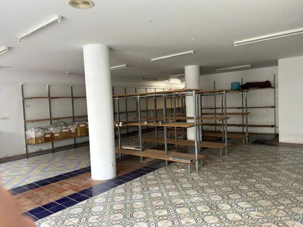 Local en calle Colón, 51