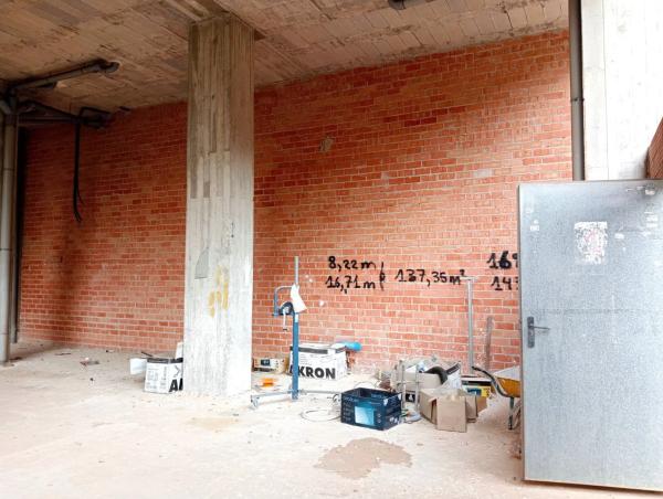 Local en Barrio Bulevar - Puerta Mítica