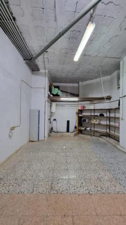 Local en Constitución, 46