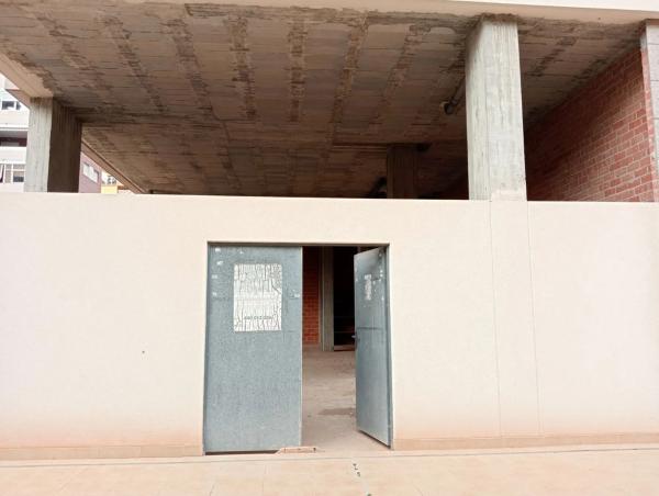 Local en Barrio Bulevar - Puerta Mítica