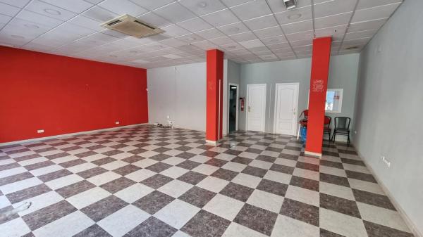 Local en Constitución, 46