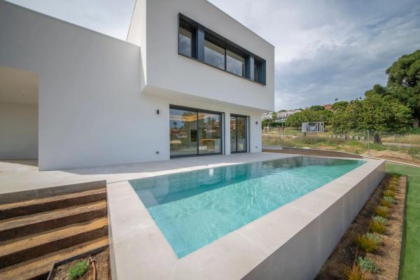 Casa o chalet independiente en venta en calle Vinya, 2