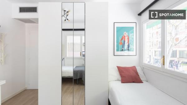 Se alquila habitación en Barcelona