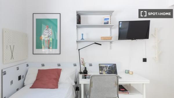 Se alquila habitación en Barcelona