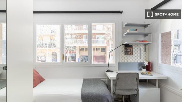 Se alquila habitación en Barcelona