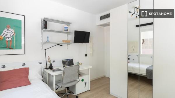 Se alquila habitación en Barcelona