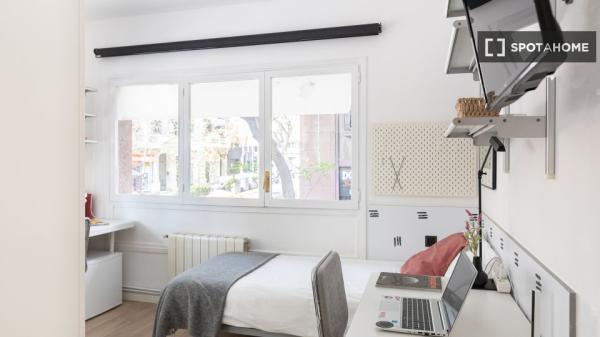 Se alquila habitación en Barcelona