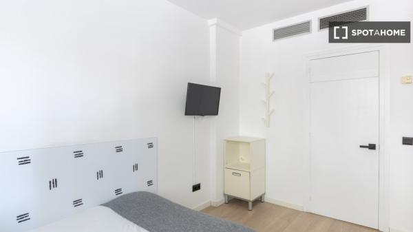 Se alquila habitación en Barcelona