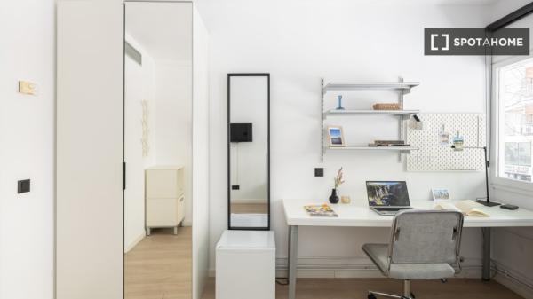 Se alquila habitación en Barcelona