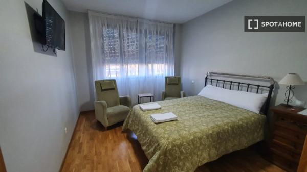 Habitación en piso compartido en madrid.