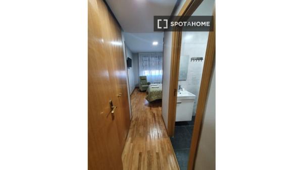 Habitación en piso compartido en madrid.