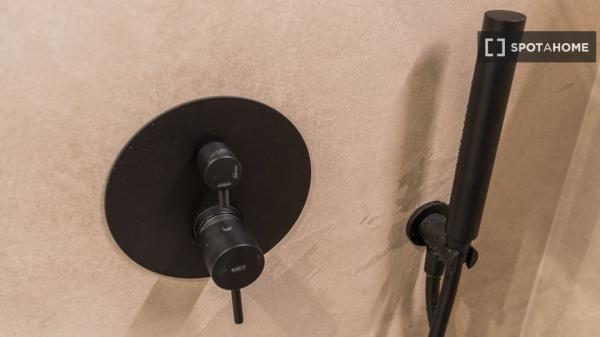 Habitación en piso compartido de 6 habitaciones en Ríos Rosas, Madrid