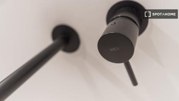 Habitación en piso compartido de 6 habitaciones en Ríos Rosas, Madrid