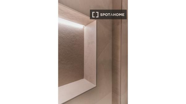 Habitación en piso compartido de 6 habitaciones en Ríos Rosas, Madrid