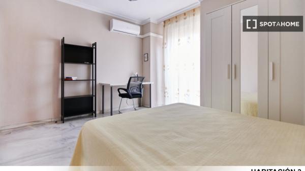 Habitación en piso compartido en alquiler en Villegas, Sevilla