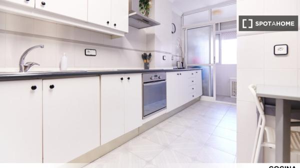 Habitación en piso compartido en alquiler en Villegas, Sevilla