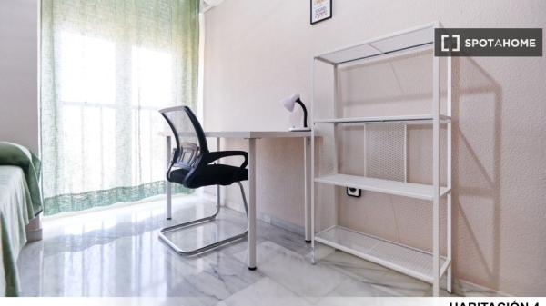 Room in shared flat for rent in Villegas, Seville
