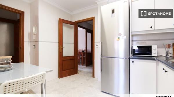 Room in shared flat for rent in Villegas, Seville