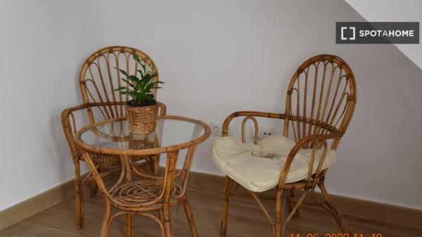 Chambre dans un appartement de 4 chambres à louer à Nerja, Malaga