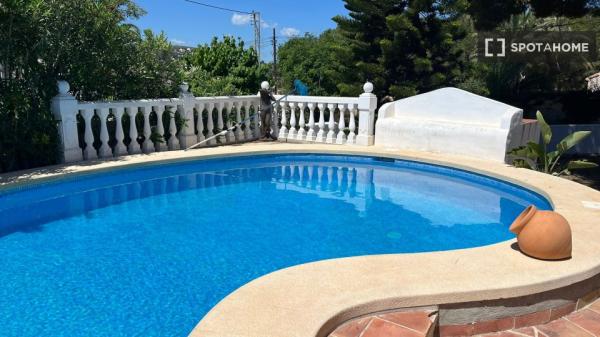 Piso de 3 habitaciones en alquiler en Jávea, Alicante