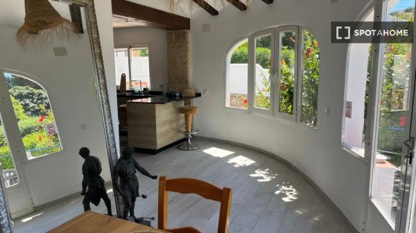 Piso de 3 habitaciones en alquiler en Jávea, Alicante