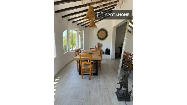 Piso de 3 habitaciones en alquiler en Jávea, Alicante