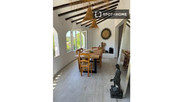 Piso de 3 habitaciones en alquiler en Jávea, Alicante