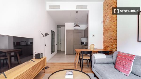 Apartamento de 2 dormitorios en alquiler en El Raval