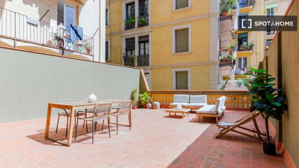 Apartamento de 2 dormitorios en alquiler en El Raval