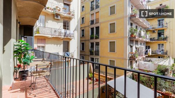Apartamento de 2 dormitorios en alquiler en El Raval, Barcelona