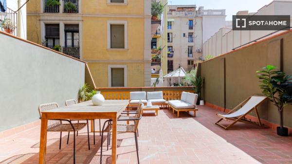 Apartamento de 2 dormitorios en alquiler en El Raval