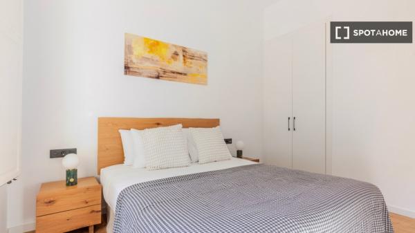 Apartamento de 2 dormitorios en alquiler en El Raval