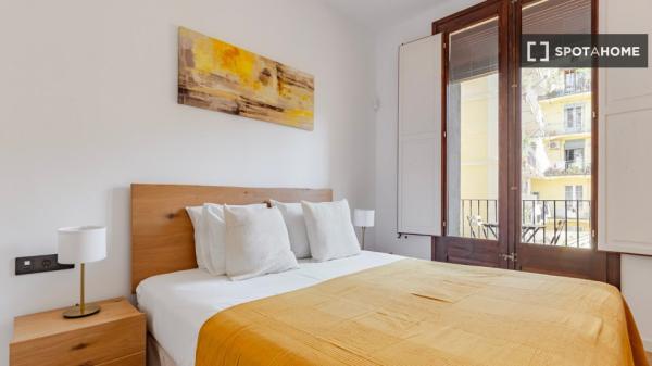 Apartamento de 2 dormitorios en alquiler en El Raval, Barcelona