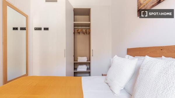 Apartamento de 2 dormitorios en alquiler en El Raval, Barcelona