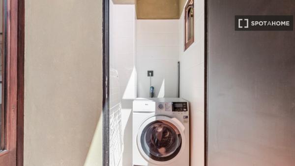 Apartamento de 2 dormitorios en alquiler en El Raval